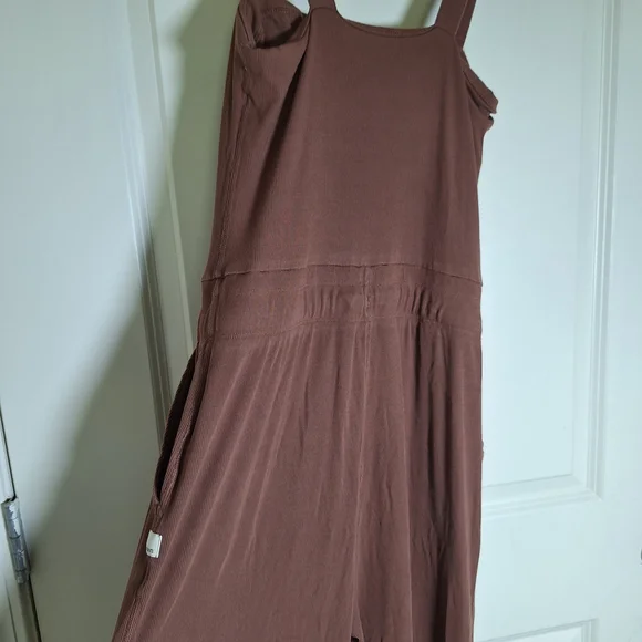 Vuori Lux At Ease Women's Jumpsuit Size Medium - Picture 4 of 5